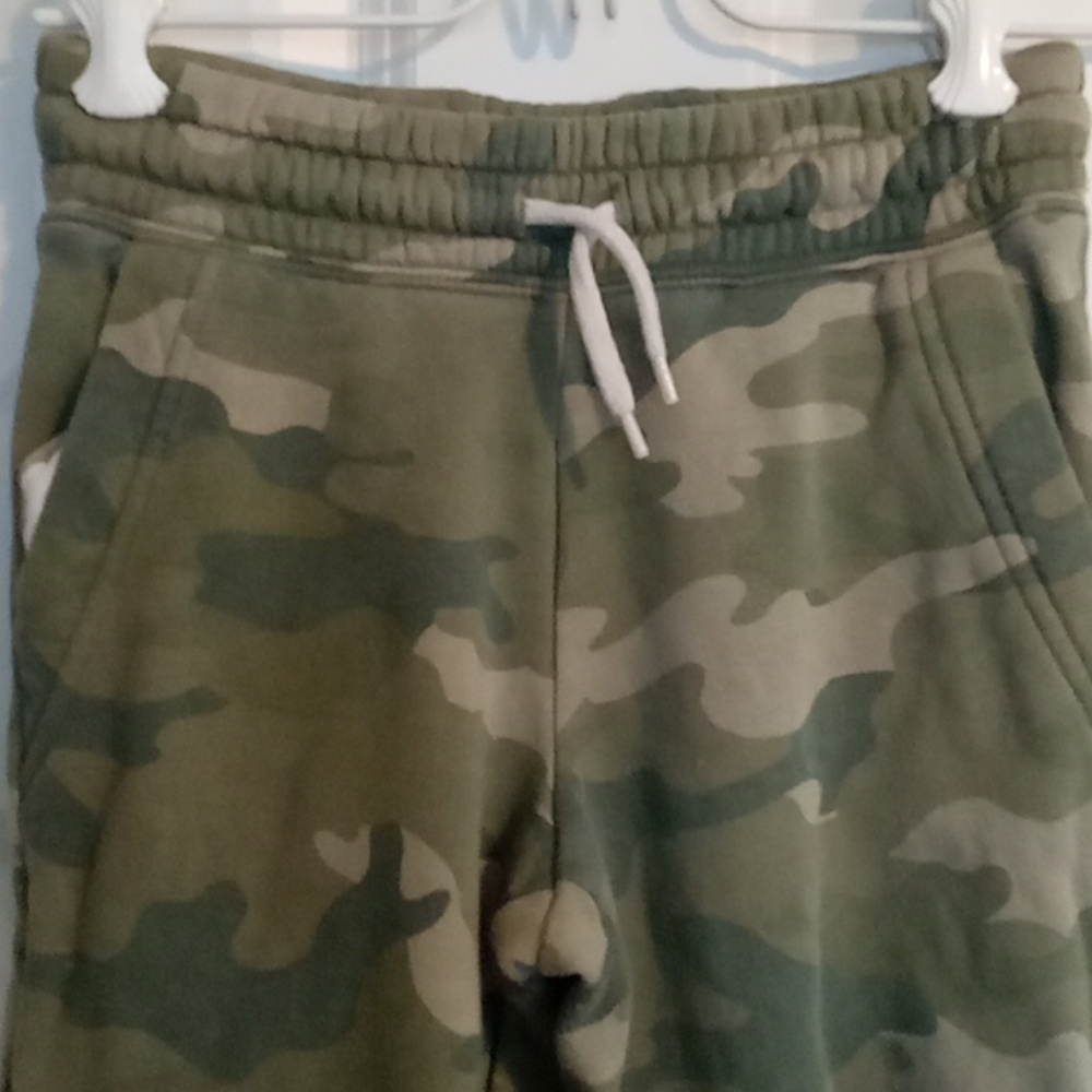 Old Navy Kids Camo Joggers - Green and Pink - Picture 3 of 6